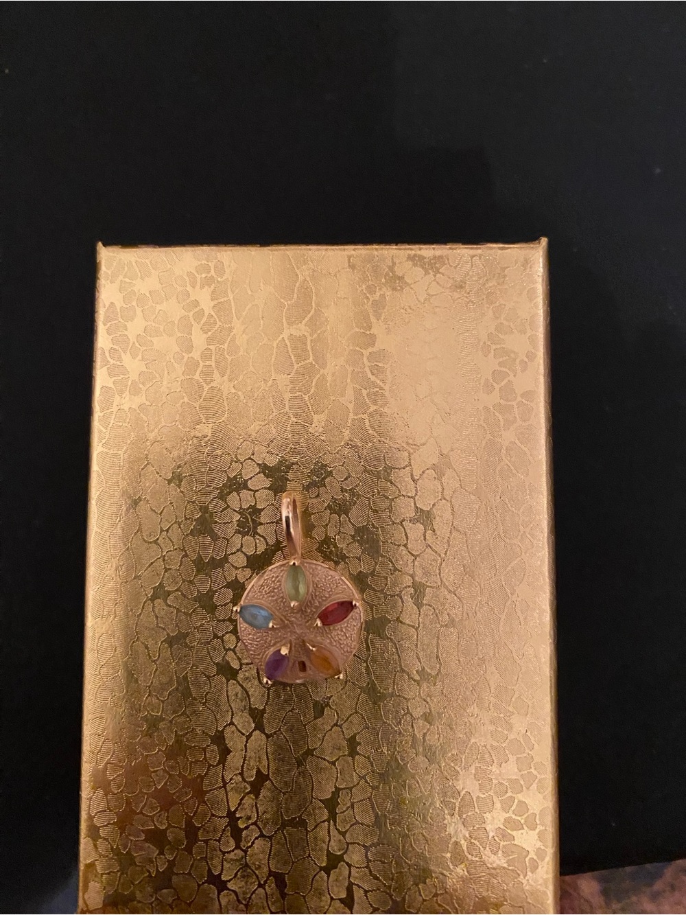 Michael Anthony Design Gold sand Dollar multicolor Gemstones pendant